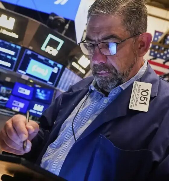 US futures edge higher after tech-led weekly gains