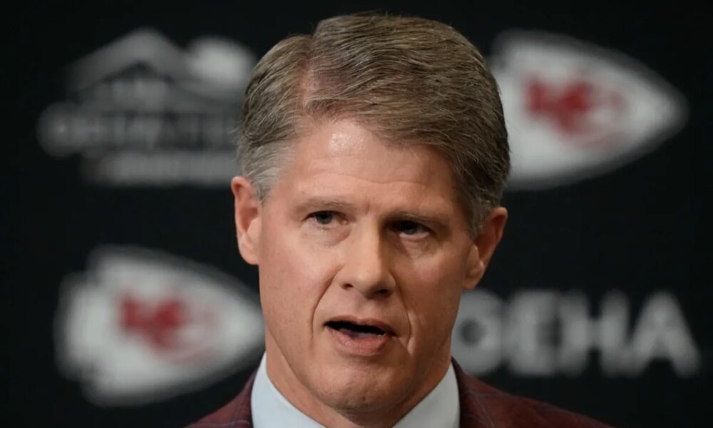Clark Hunt's reassuring message to Chiefs fans after relocation announcement