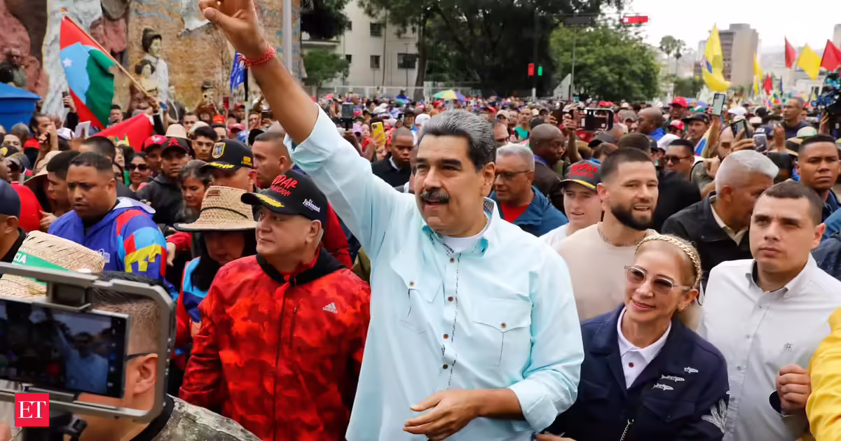 Trump says it would be 'smart' for Venezuela's Maduro to leave power