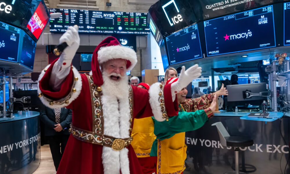 Markets Are Wary After AI, Tariff, Rate Fears. A Santa Rally Is in the Balance.