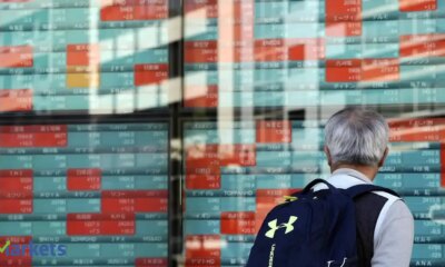 Asian stocks: Asian stocks advance at open, gold tops $4,500