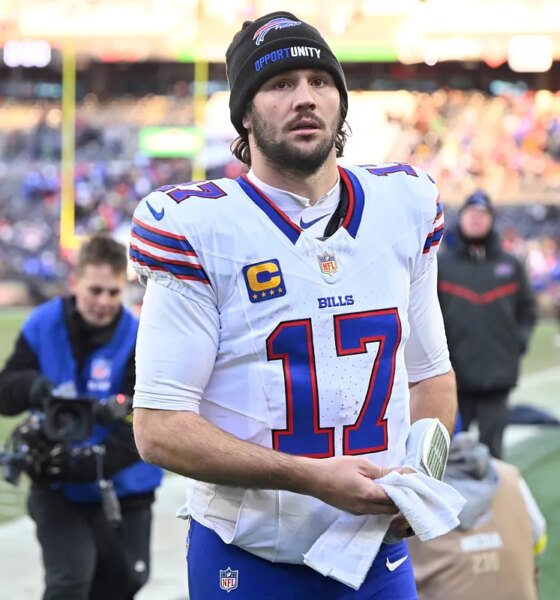 Josh Allen sits out Tuesday walk-through as Bills manage late-season injury