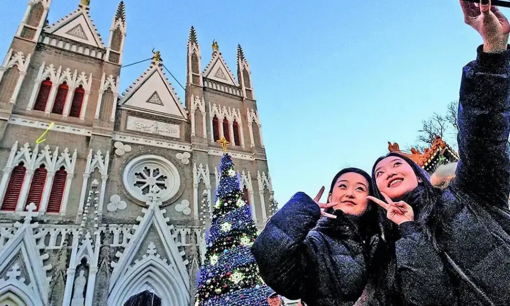 China opens doors wider to check falling foreign inflows