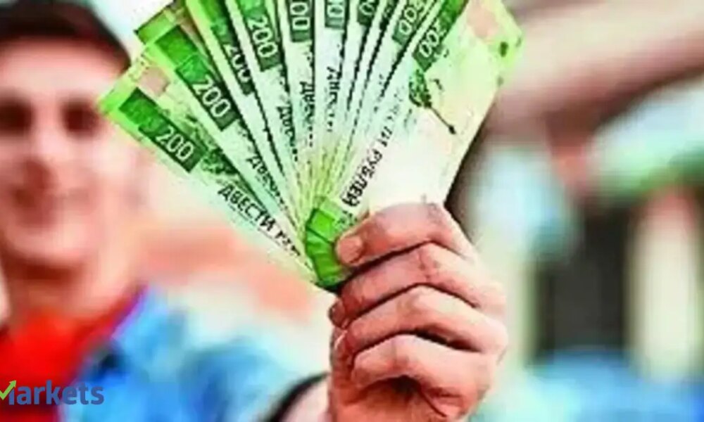 Ruble’s world-beating rally poses new risk to Russian economy