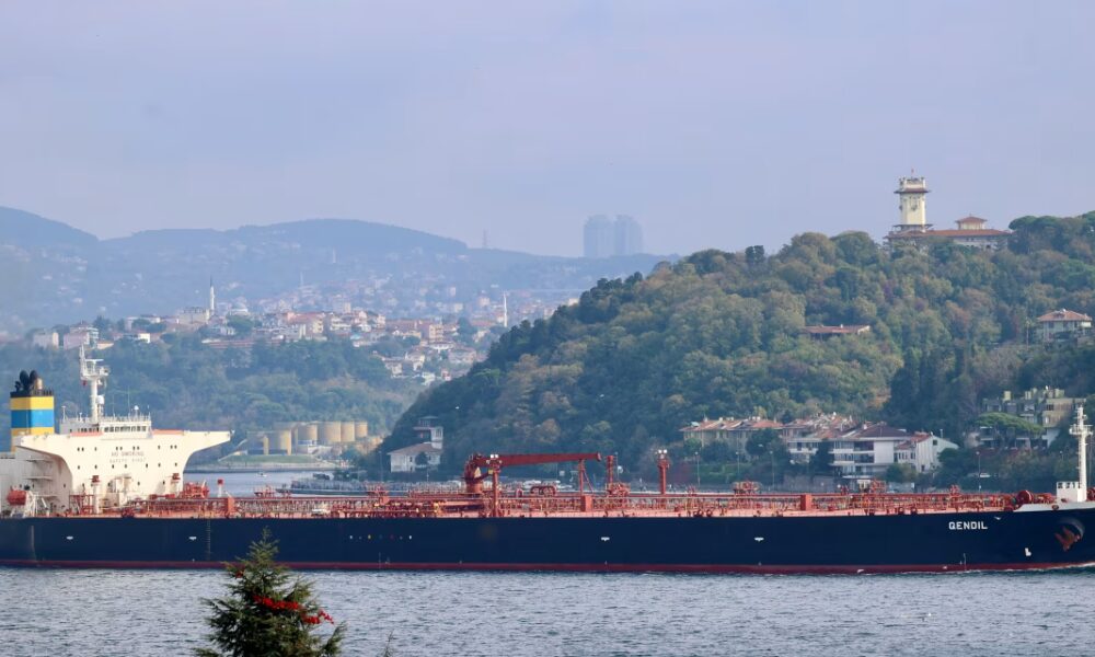 Oil Futures Little Changed in Light Pre-Holiday Trade