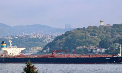 Oil Futures Little Changed in Light Pre-Holiday Trade