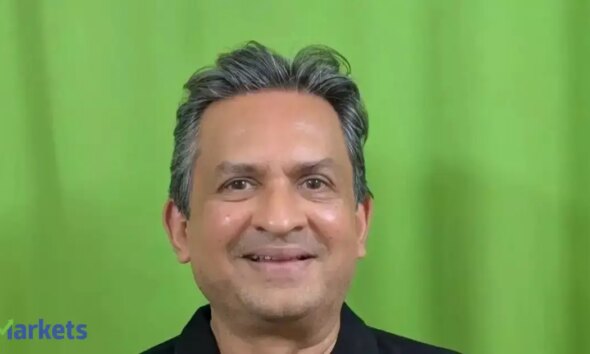 ETMarkets Smart Talk | Gold, Silver unlikely to repeat 2025 rally; geopolitics key in 2026: Dhiren Shah