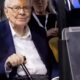 Warren Buffett retires on December 31 and leaves behind a manual for a life in investing