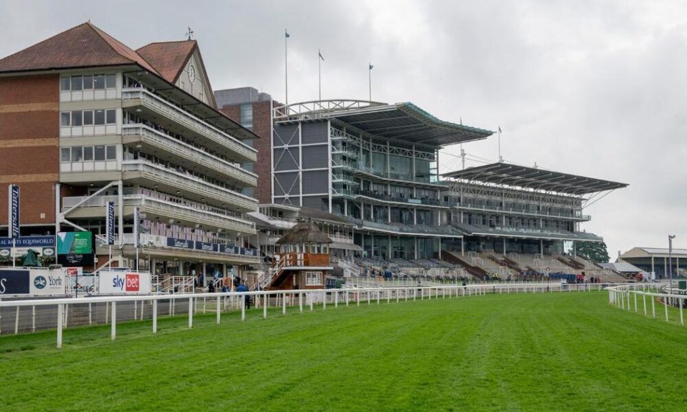 York Racecourse to expand accommodation for stable staff