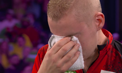 World Championship chaos as darts star's attempt to kill Ally Pally wasp backfires