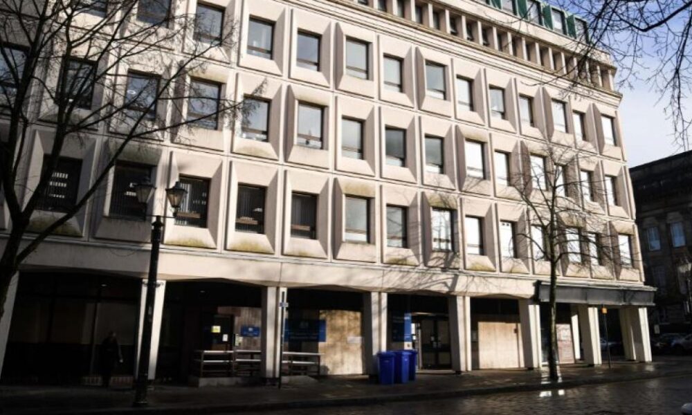 Police appeal to find next of kin after Bolton man dies