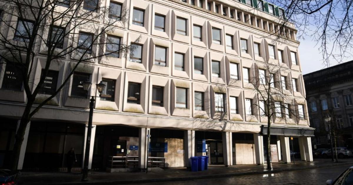 Police appeal to find next of kin after Bolton man dies