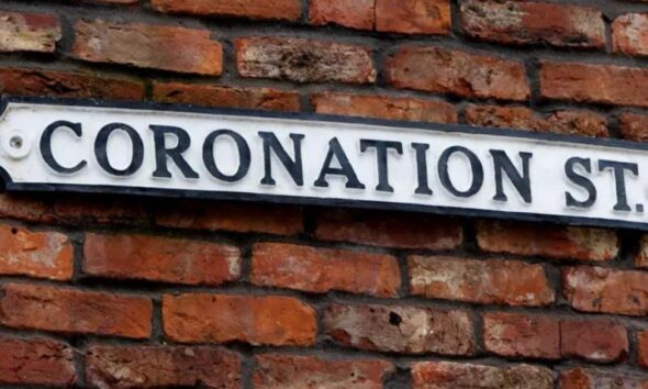 Coronation Street: Controlling and coercive behaviour signs