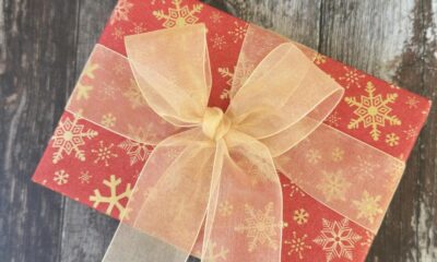 10 secret Christmas wrapping tips from a professional