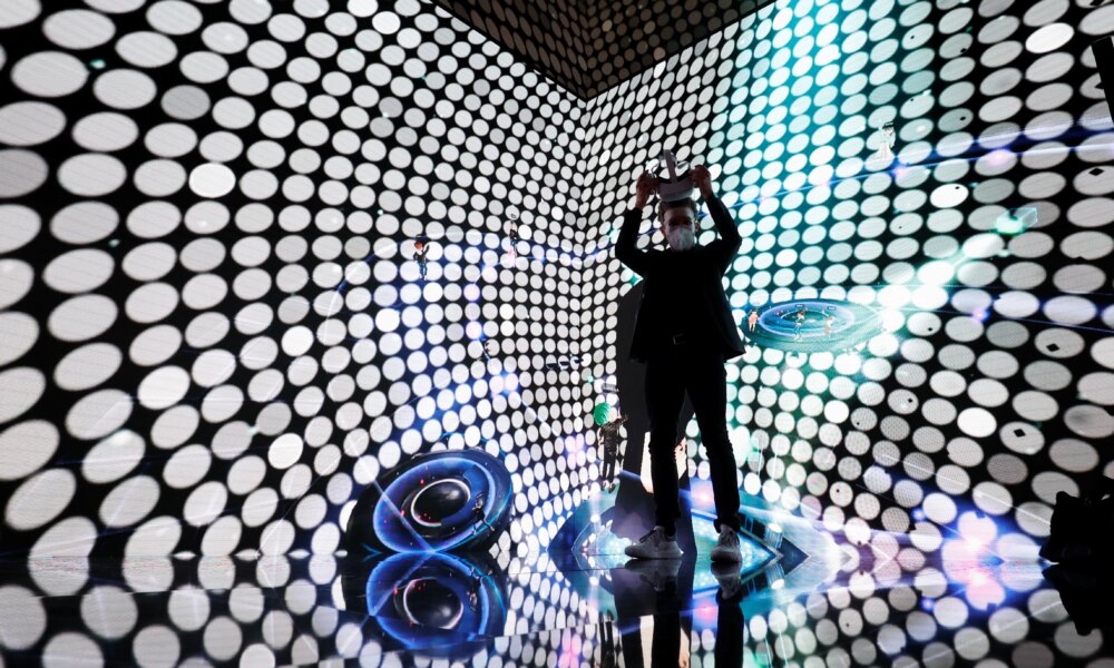 Meta shifts resources from metaverse to AI glasses amid budget shifts