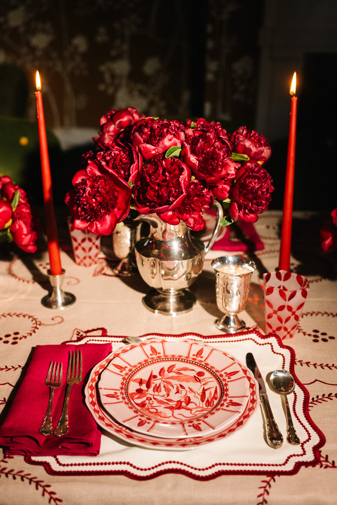 Setting The Holiday Table - Julia Berolzheimer