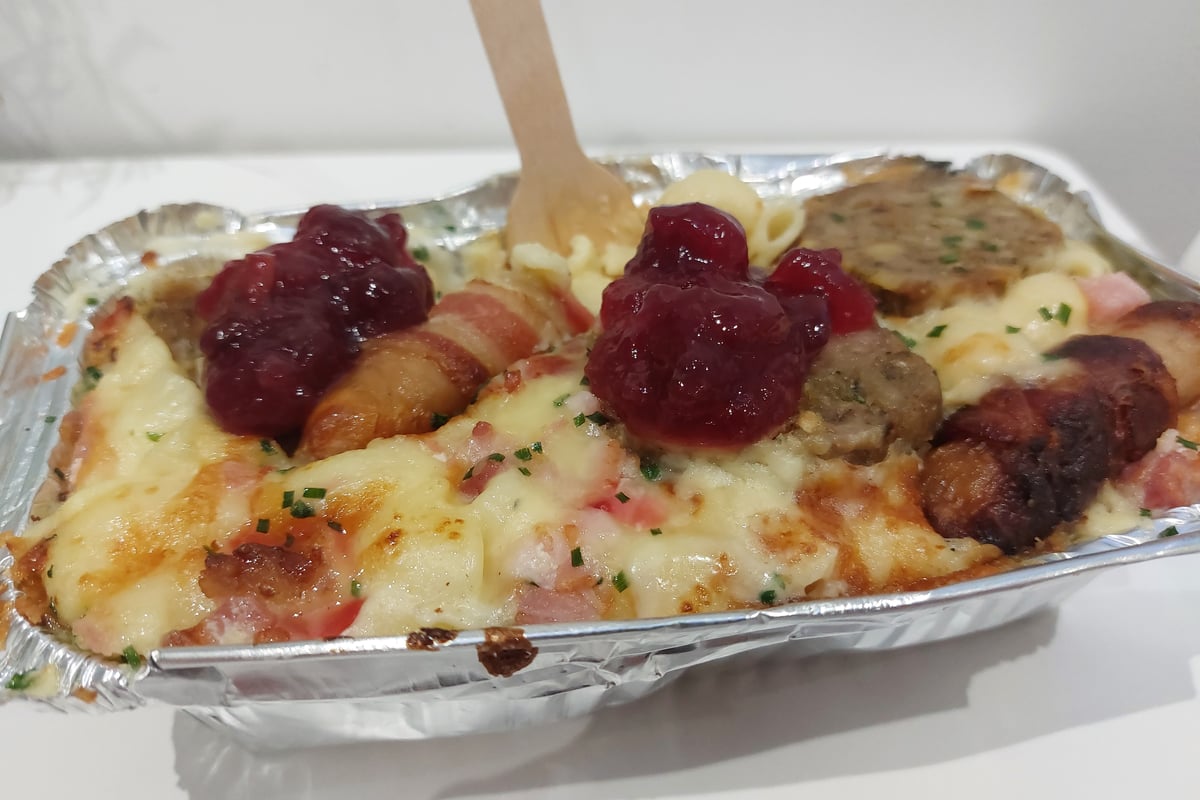 "Incredibly indulgent" - I tried the much-loved Festive Mac' N' Cheese at the delightful Tenth Hole in Southsea