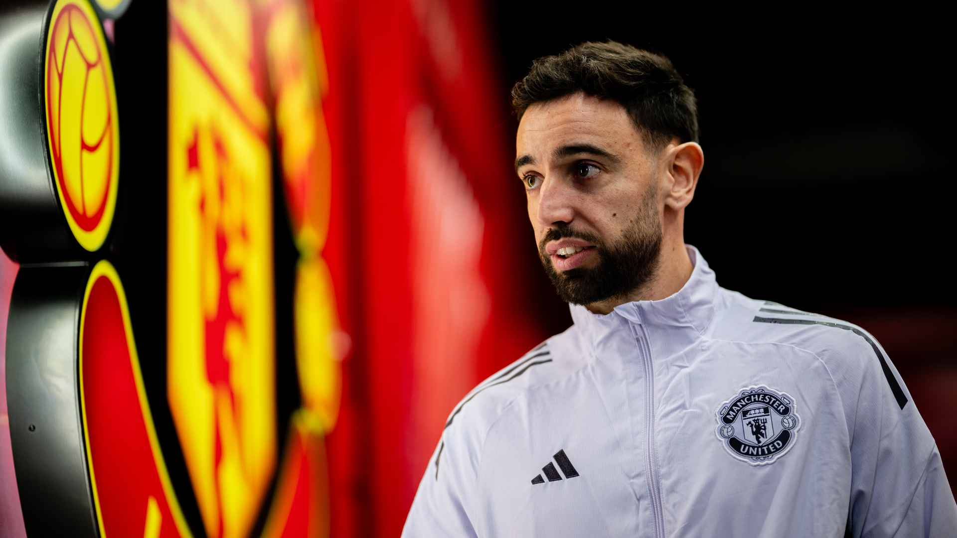 Bruno Fernandes talks to Rio Ferdinand about desire to win major trophies at Man Utd