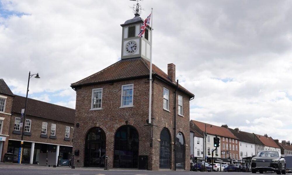 Two arrested after man 'punched in the head' near Yarm bar