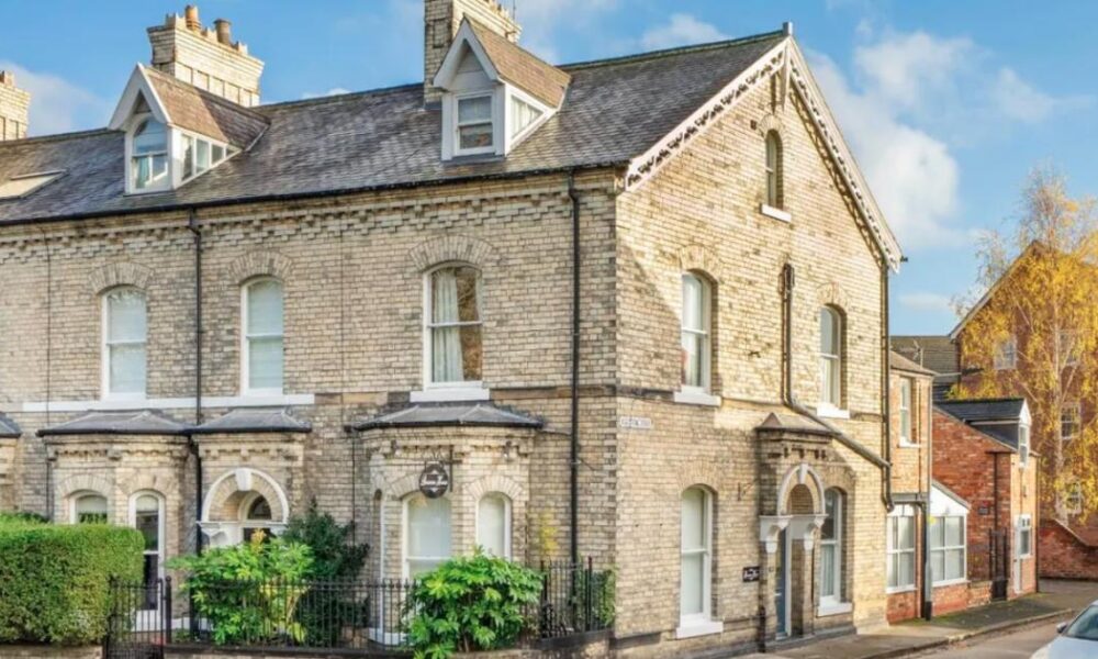 Former guest house in Huntington Road, York, for sale