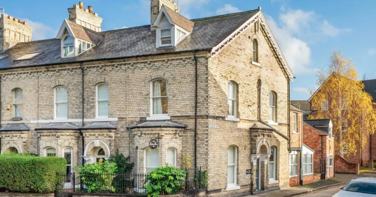 Former guest house in Huntington Road, York, for sale