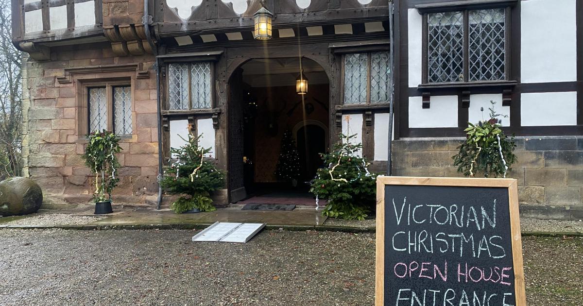 Turton Tower likened to Dickens' novels with Victorian event