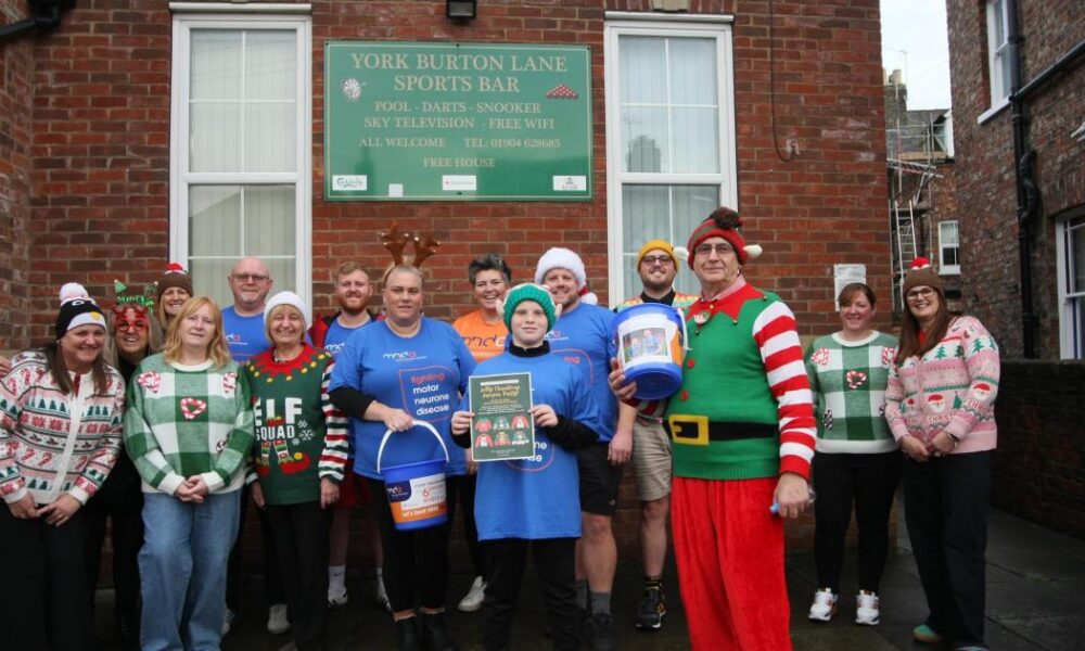 Kevin Sinfield inspires Burton Lane Club in MND fundraiser