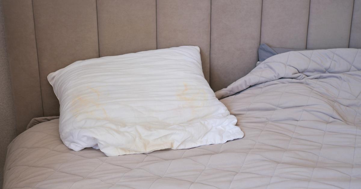 Home expert issues bedsheet mould warning for December