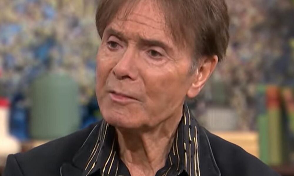 Sir Cliff Richard reveals battle with prostate cancer