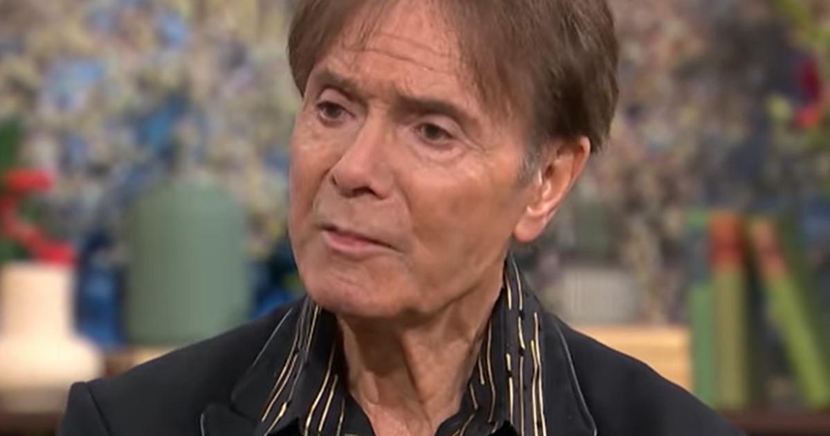 Sir Cliff Richard reveals battle with prostate cancer