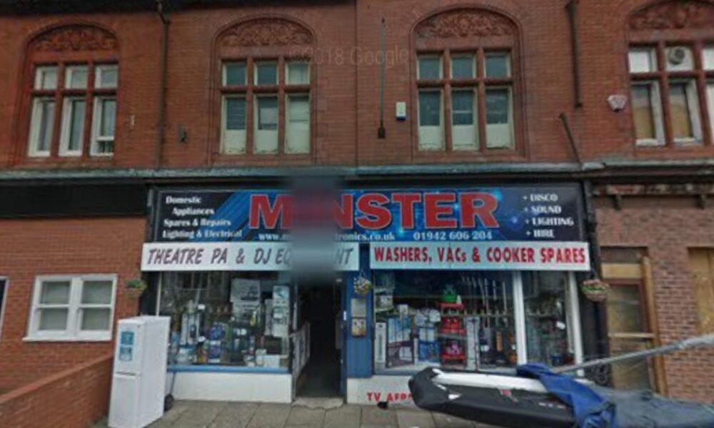 Plans to convert Leigh shop space into homes approved