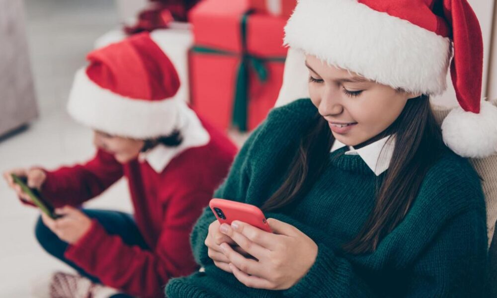 Mobile phones at the Christmas dinner table - yes or no?