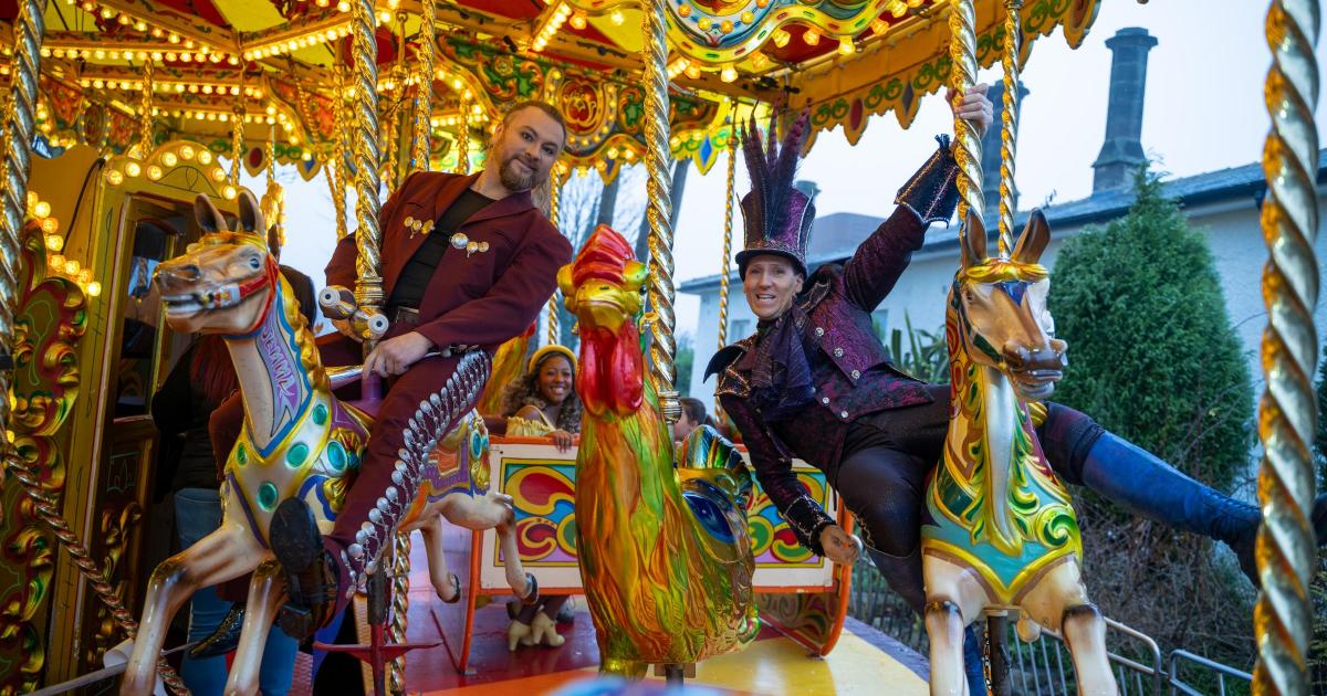 Darlington Hippodrome Goldilocks panto stars visit Hopetown