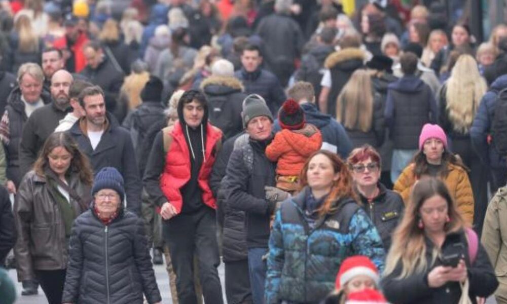 Christmas Eve LIVE: Travel, traffic and shopping news from County Durham