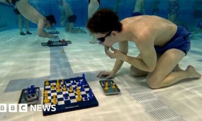 Underwater chess champions compete for world title