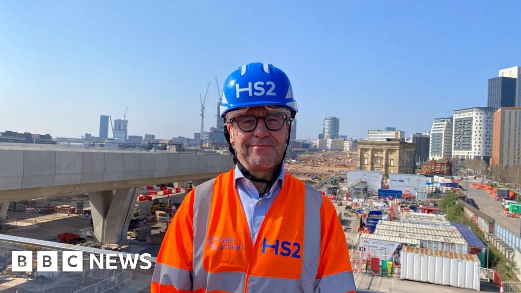 HS2 goal to be up and running by 2033 'cannot be met'