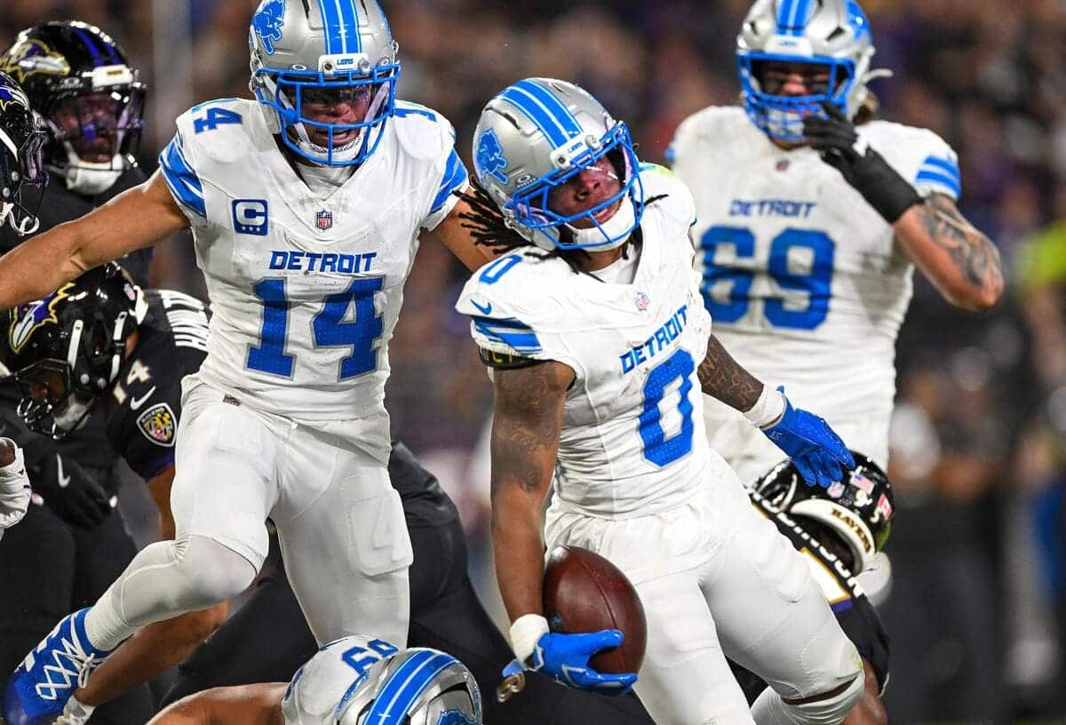 Lions beat Cowboys to stay in the hunt