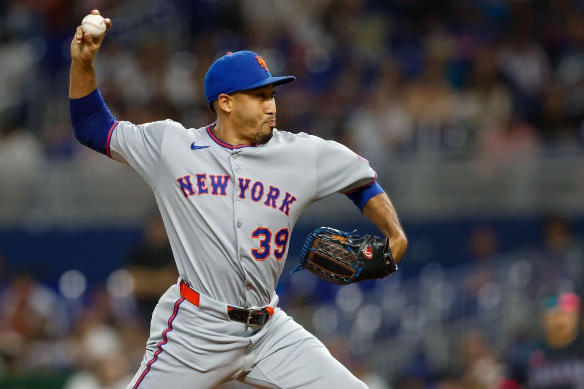 Dodgers 'give ex-Mets pitcher $69m MLB contract'