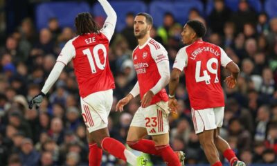 Gunners extend lead in fiery derby