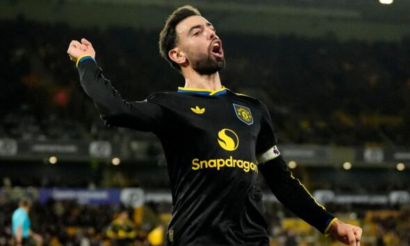 Fernandes opens scoring with scruffy goal