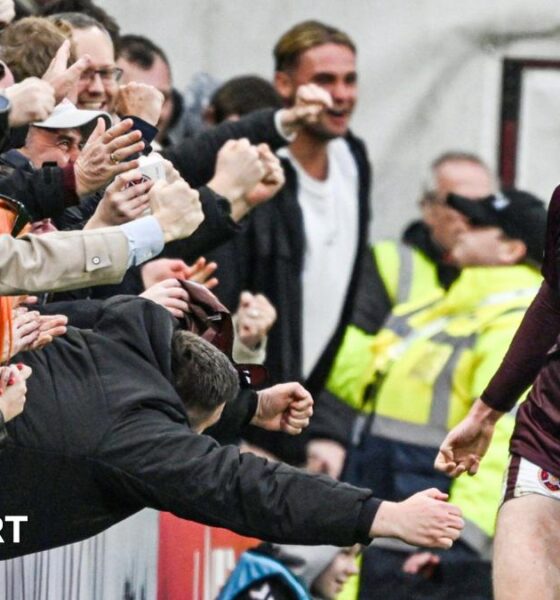 Stuart Findlay celebrates scoring for Hearts