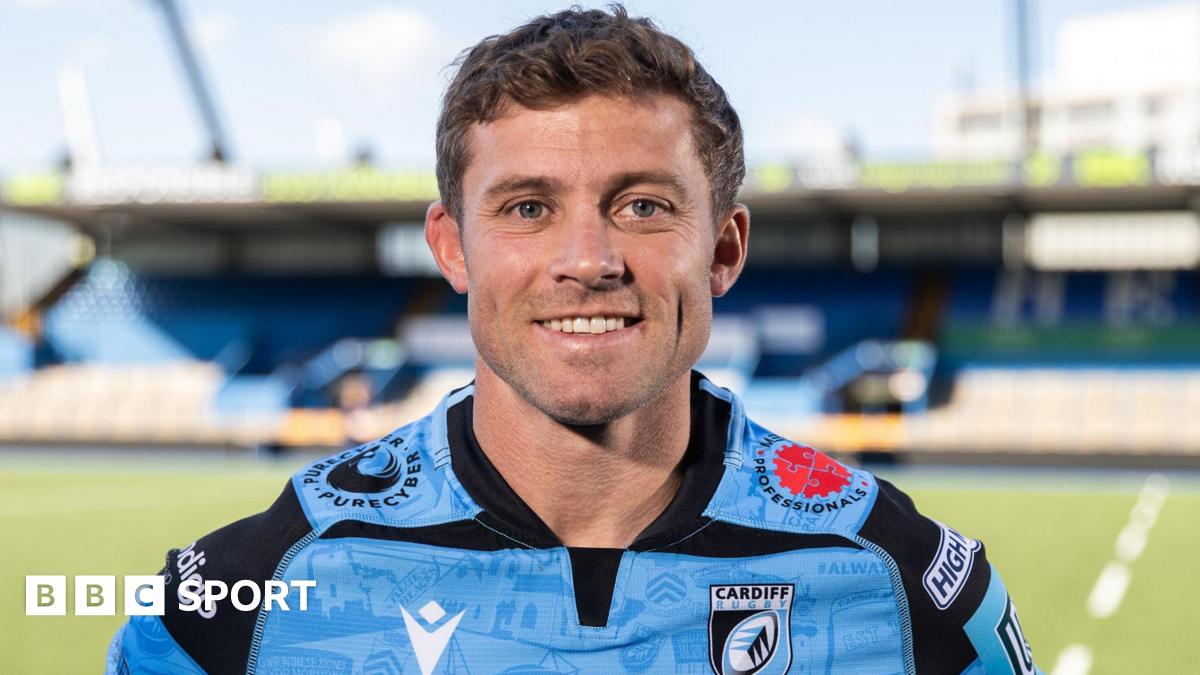 Leigh Halfpenny in Cardiff kit