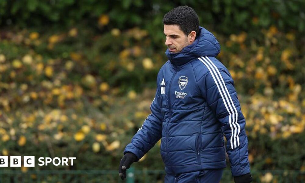 Mikel Arteta at Arsenal training.
