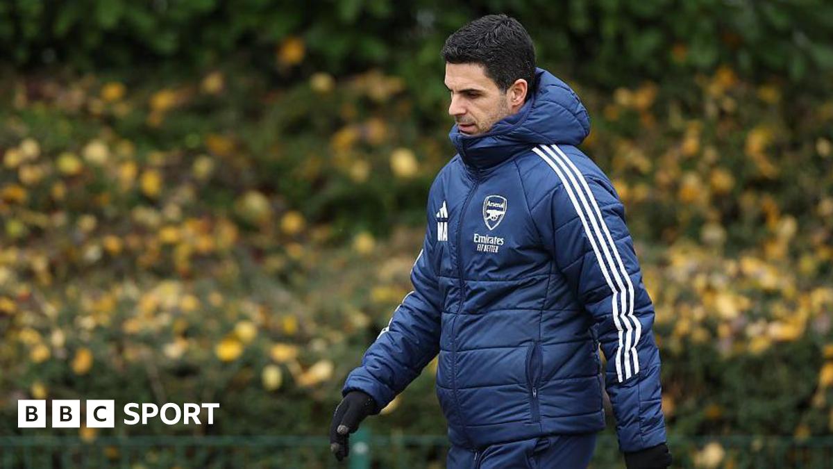 Mikel Arteta at Arsenal training.
