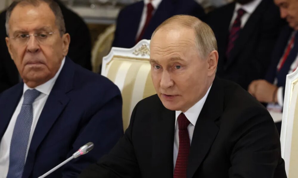 Putin's Top Diplomat Attacks UK Using Old Russia Claims