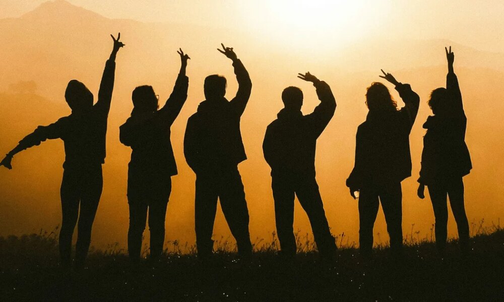 Gen Z Share How They Make Friends In A Loneliness Epidemic