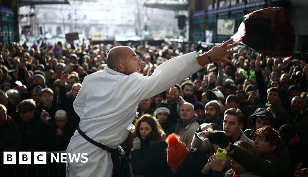 Waterskiing Santas and giant cuts of meat