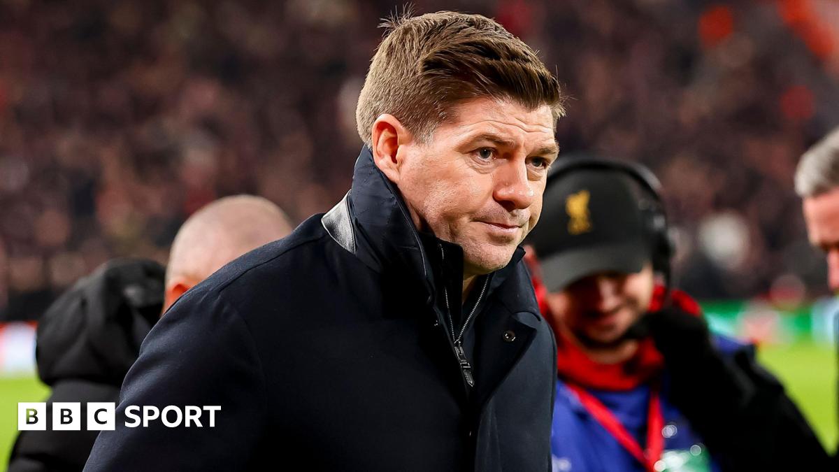Former Liverpool captain Steven Gerrard looking dejected.