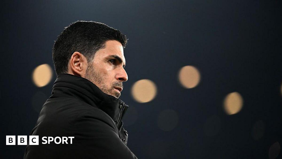 Mikel Arteta on the touchline