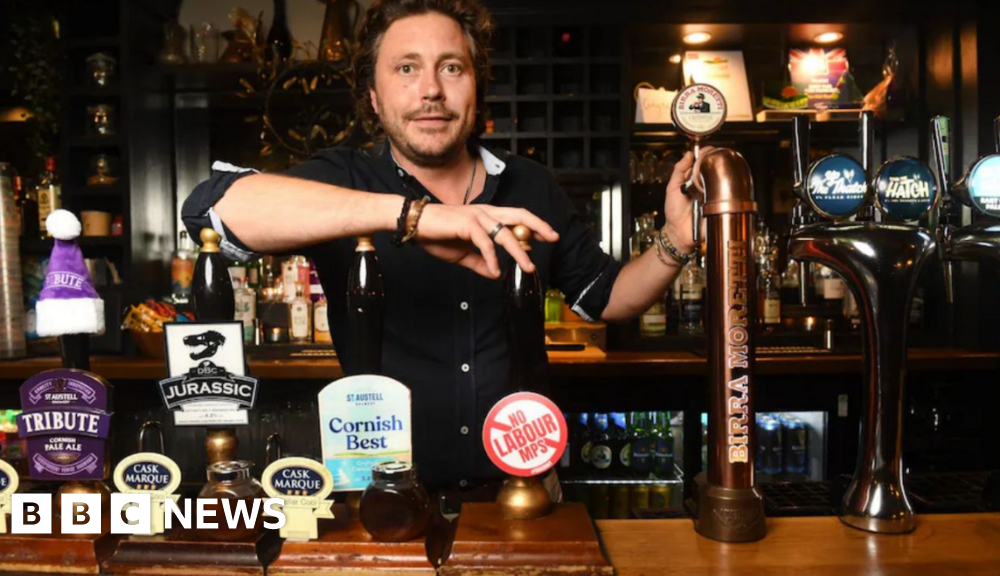 No 10 says it backs pubs as landlords bar Labour MPs in tax protest